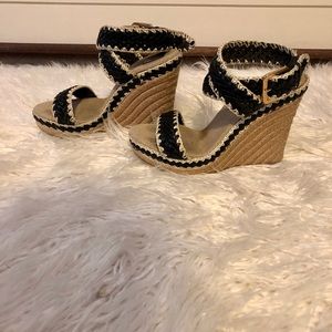 Tory Burch wedges 👠